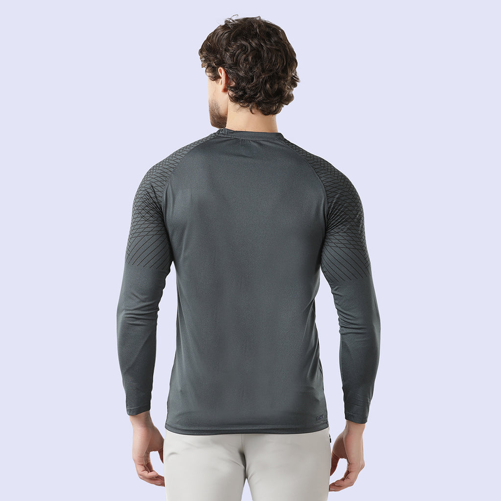 An Full Sleeve Round Necethk